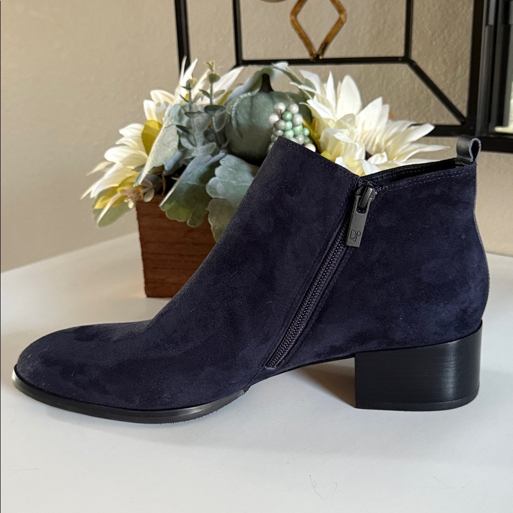 Donald Pliner Avea Suede Leather Ankle Booties - Picture 4 of 13